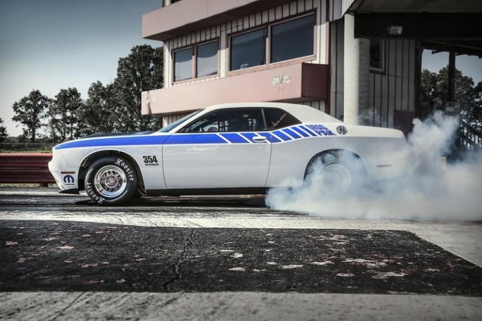 dodge challenger drag pack doing a burnout