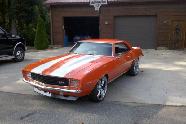 1969 orange chevy Camaro z/28