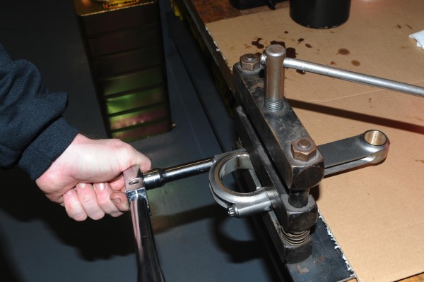 installing rod cap on a connecting rod