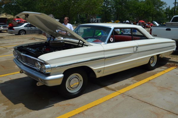 White Ford Galaxie 500