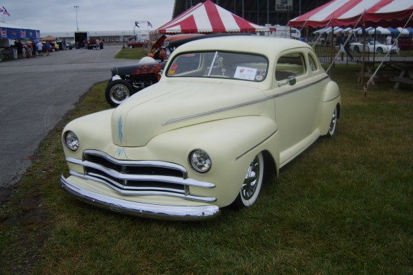 vintage white custom prewar hot rod cruiser