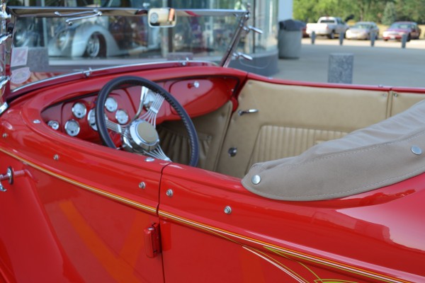 1933 Ford, interior