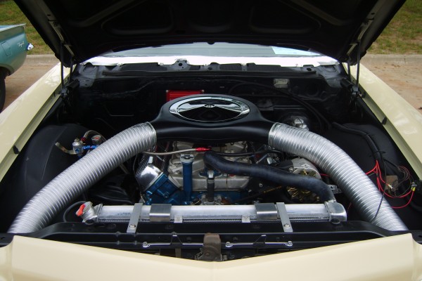 1970 Oldsmobile Delta 88 engine
