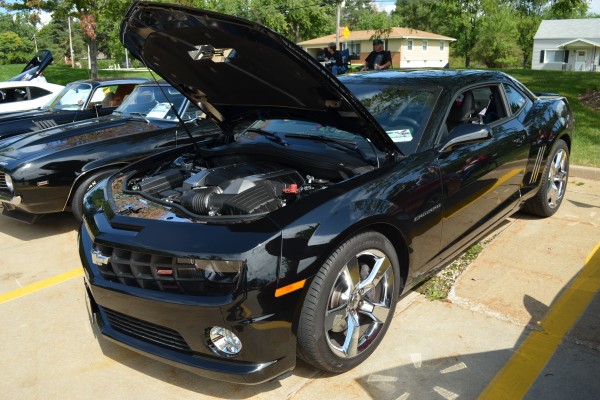 black chevy camaro ss 5th gen