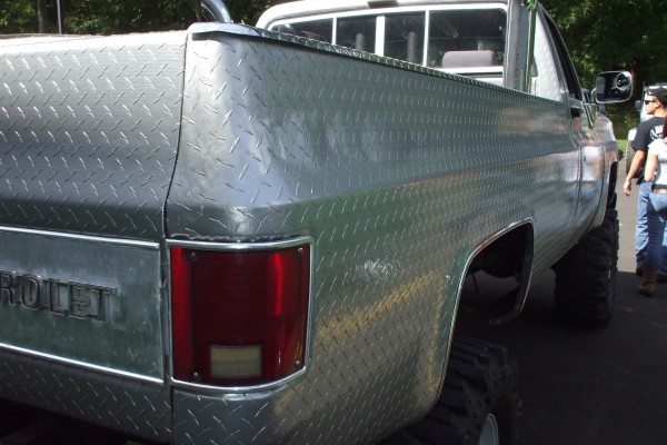 diamond plate bed armor on a Squarebody CHEVY PICKUP TRUCK