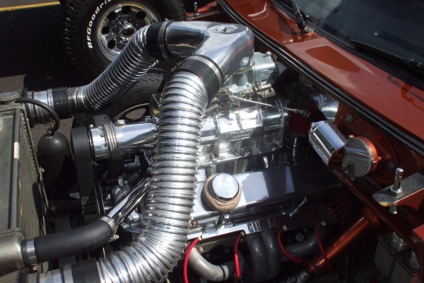 supercharged v8 engine in a drag race truck