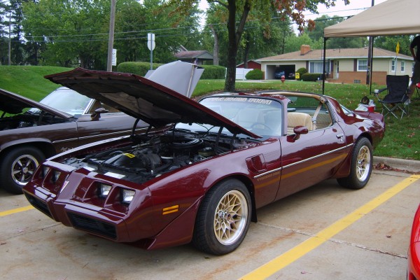 Pontiac Trans Am maroon
