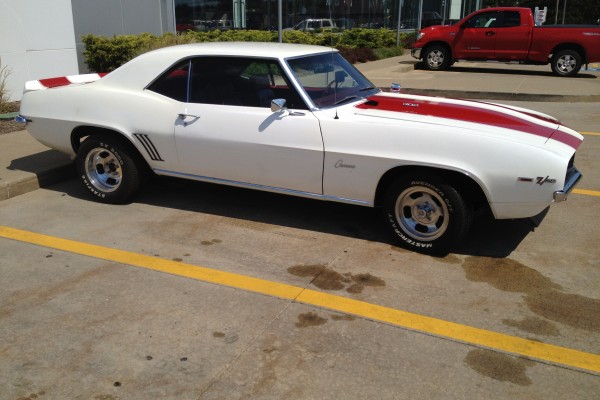 1969 chevy camaro z/28 302, passenger side