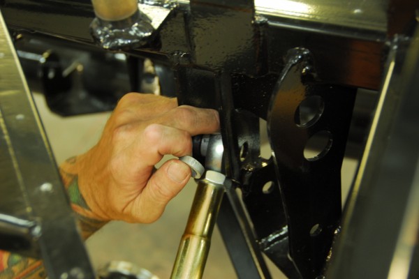 installing third link rod end