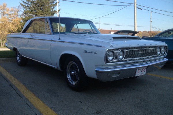 1965 Dodge Coronet, front quarter view