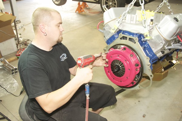 installing a pressure plate onto a ford engine