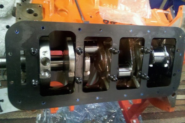 bottom end rotating assembly in a race engine