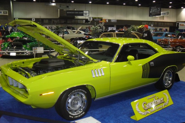 1971 customized plymouth hemi cuda shaker hood