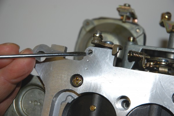 Adjusting Idle Mixture Screws