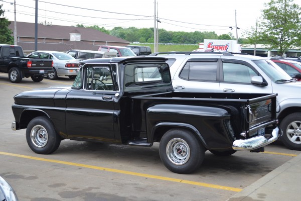1963 GMC Fenderside, rear driver side quarter