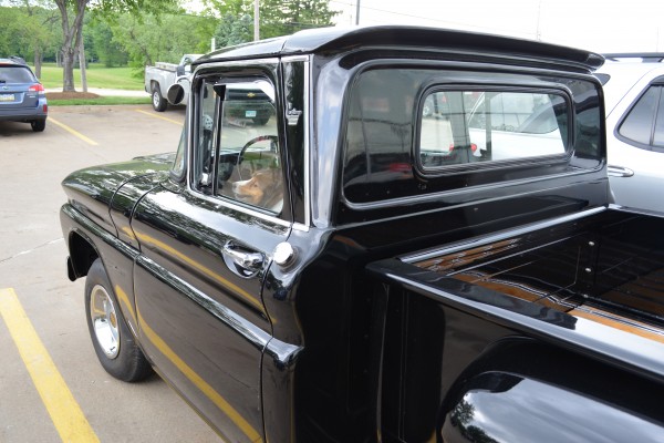 1963 GMC Fenderside, dog in cab
