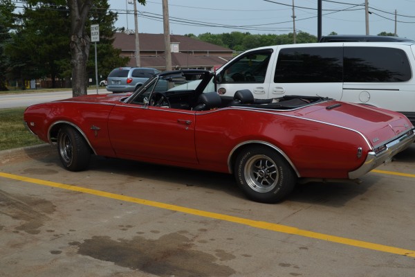 1968 Oldsmobile Cutlass S convertible, rear bumper view