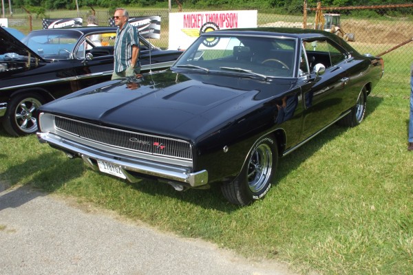 black 1968 dodge charger r/t