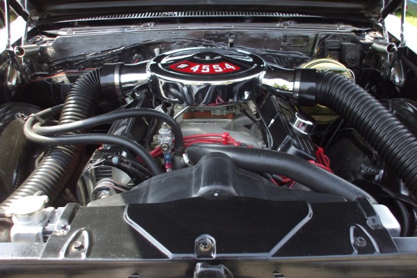 455-4 v8 engine in a Buick muscle car