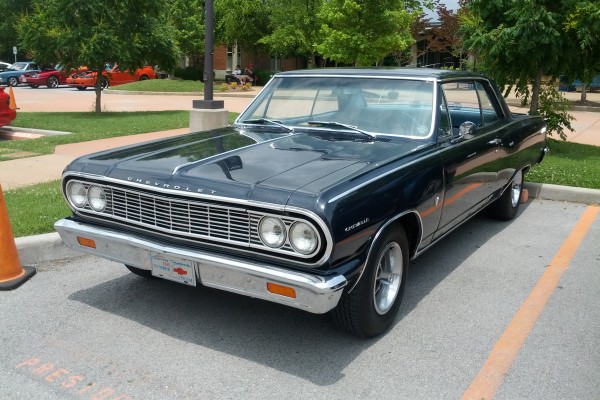 first gen black chevy chevelle, 1964