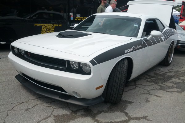 dodge challenger shaker