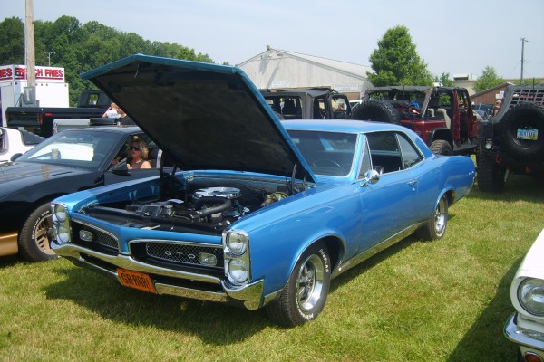 blue 1967 pontiac gto