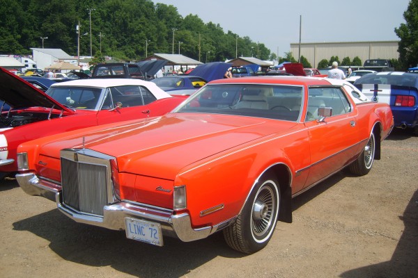 1972 lincoln continental at a car show