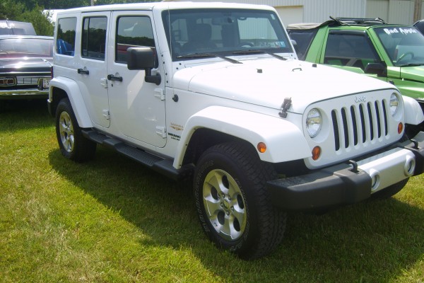 white hardtop jeep wrangler jk unlimited