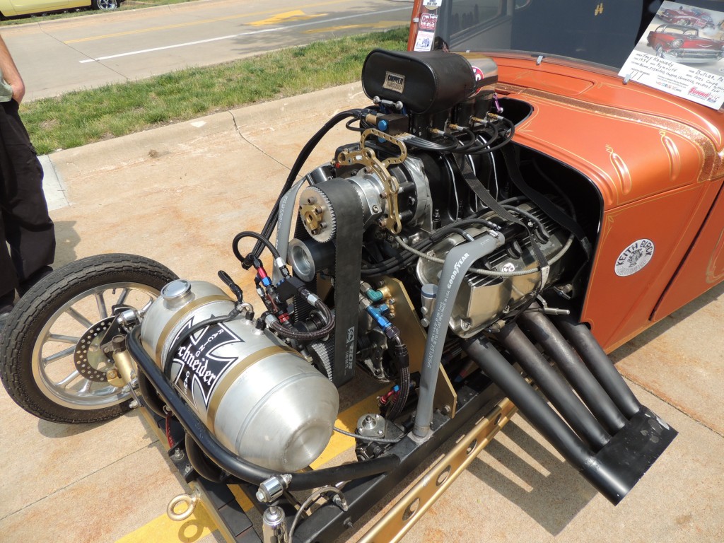 1934 plymouth hot rod with a hemi v8 engine