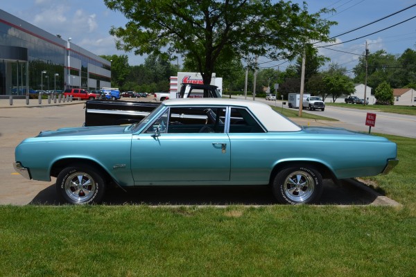 1964 Oldsmobile F85, side profile