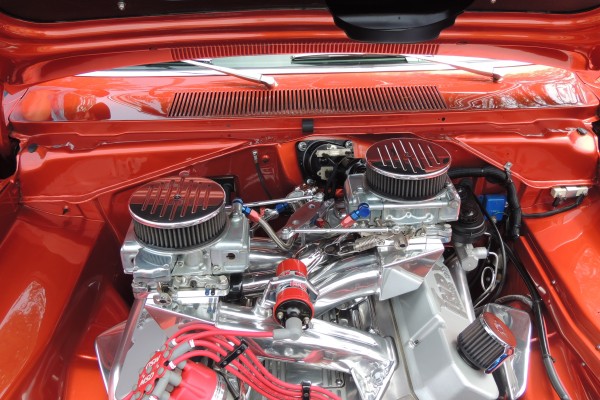 cross ram intake in a 1969 Plymouth barracuda