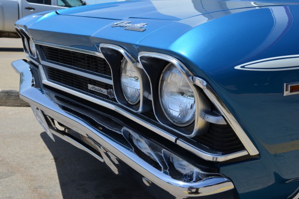 front headlights on a 1969 Chevrolet Chevelle Malibu