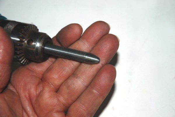 threaded rod in a drill chuck