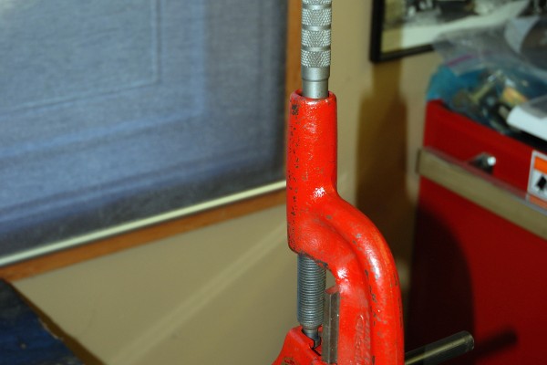 cutting chromoly tubing in a vise cutter