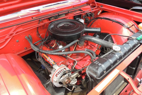318 Mopar Engine