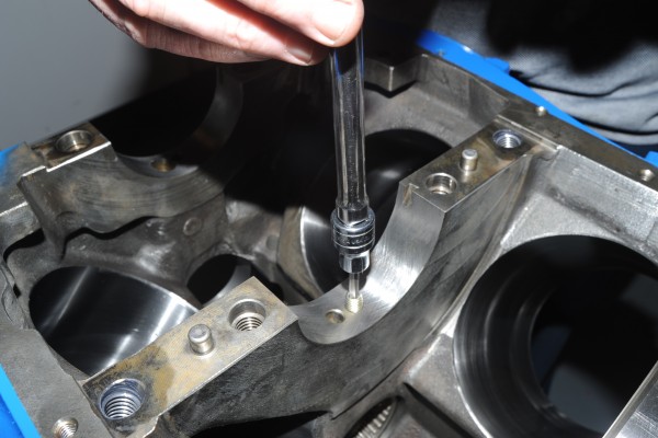 plugging oiling holes in a cam bearing for a Ford 598 Big Block