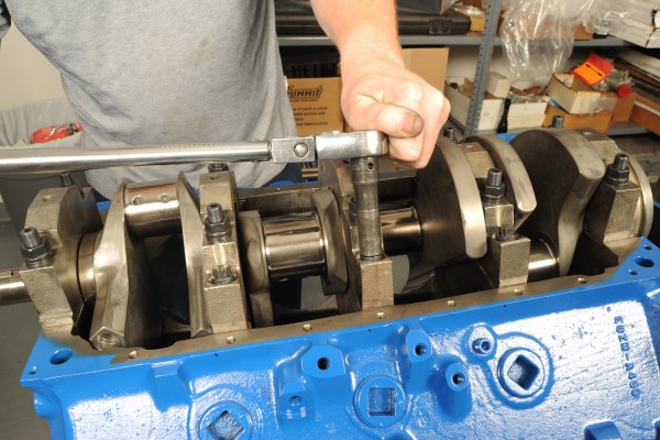 torqueing main caps on a Ford 598 Big Block