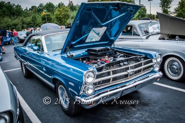 Ford Fairlane 289 muscle car with shaker hood