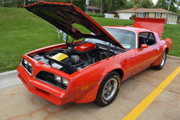red 1978 pontaic firebird trans am coupe
