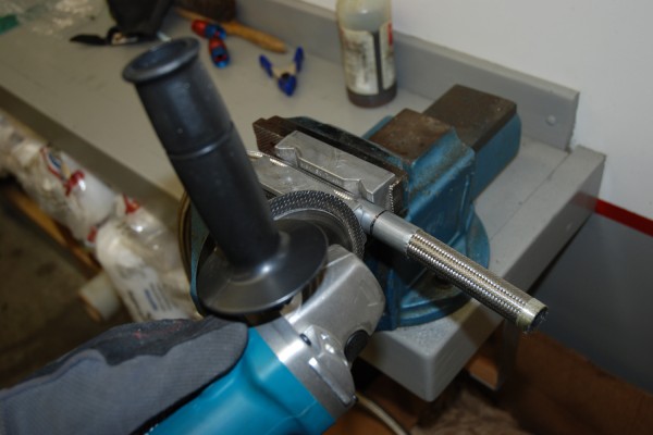 cutting Aeroquip fuel hose