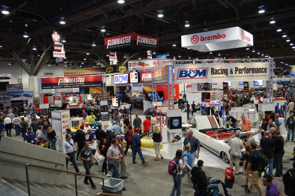show crowds at SEMA 2013