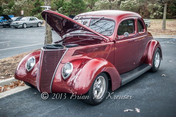 vintage prewar maroon hot rod coupe