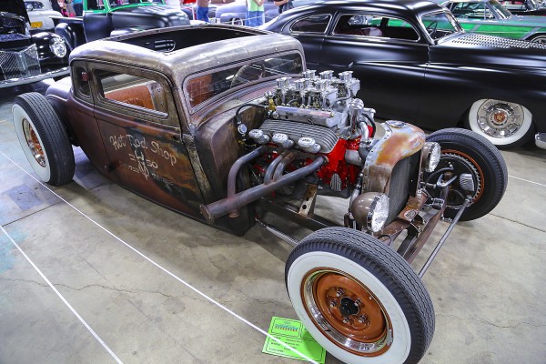 Vintage sbc-powered hot rod