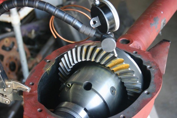marking a ring and pinion gear set to check for proper mesh