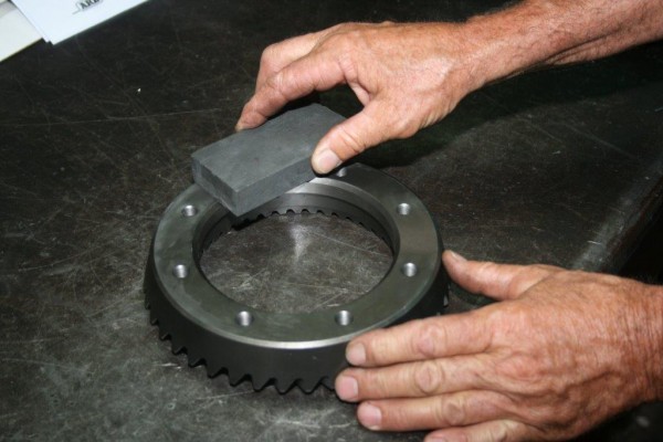 using a honing block on a ring gear back