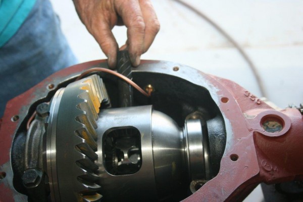 inspecting a rear differential gear set