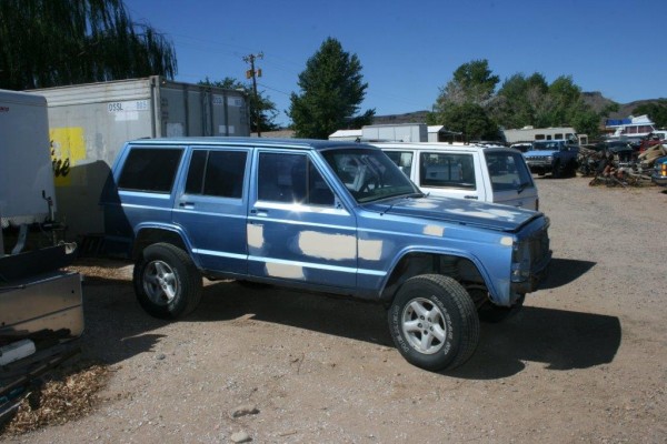 Jeep XJ Cherokee in scrapyard