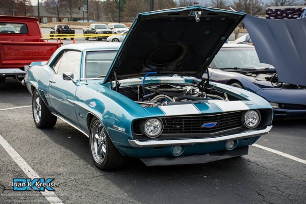 blue 1969 Chevy Camaro with 383 stroker v8 engine