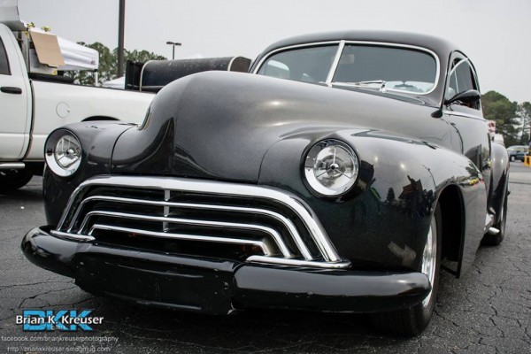 front grille view of a vintage prewar era hot rod custom car