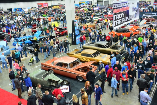 show car crowds at Detroit autorama